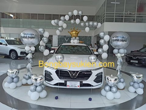 Trang trí lễ bàn giao xe tại Thanh Xuân