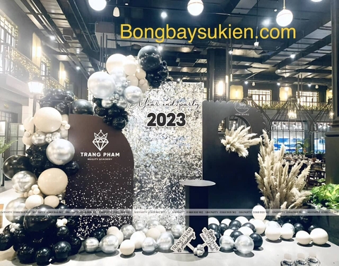 Trang trí tiệc tất niên công ty Year End Party 5