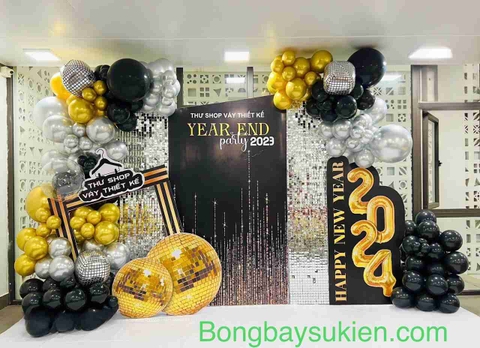 Trang Trí Tiệc Tất Niên Công Ty tại Tây Hồ