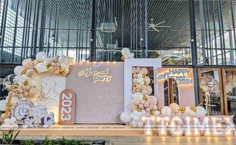 Trang Trí Tiệc Tất Niên Công Ty tại Từ Liêm