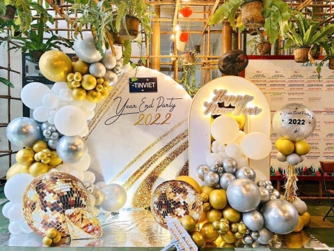 Trang trí tiệc tất niên cuối năm công ty 9