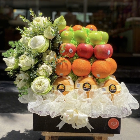 Giỏ trái cây viếng Đám Tang phối hoa sen HGV26.H01