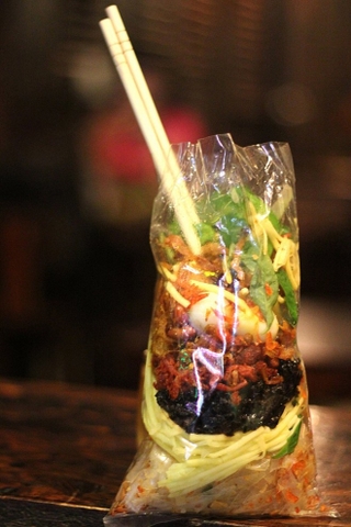 top 5 dia chi ban banh trang tron ngon o sai gon dang de ban dung chan - anh 4