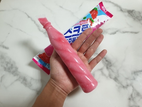 롯데 주물러 스크류바맛 LOTTE Kem dau ong