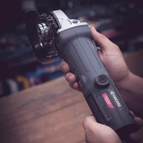 Máy mài cắt cầm tay 100mm Kyocera AG1010X