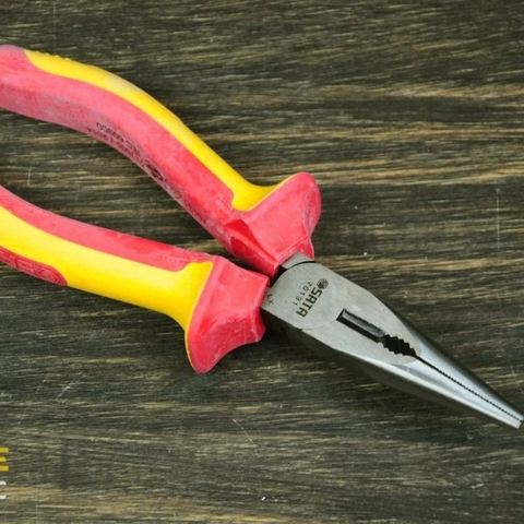 Kìm mỏ nhọn cách điện 1000v 8inch Sata 70132