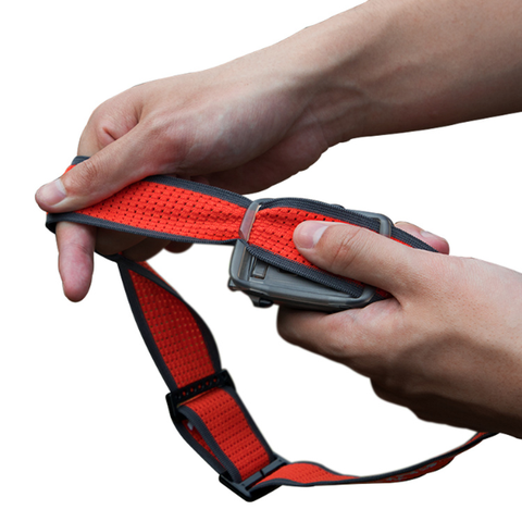 Đèn pin đội đầu 450Lm tầm chiếu 104m sử dụng pin AAA Fenix HL16