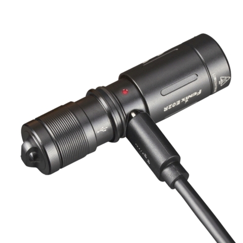 Đèn pin mini móc khóa màu đen Fenix FN-E02R-BK
