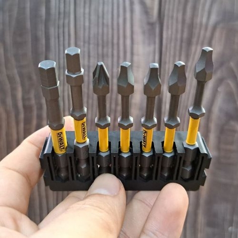 Bộ mũi khoan và mũi bắn vít Dewalt 75 chi tiết DT70764-QZ