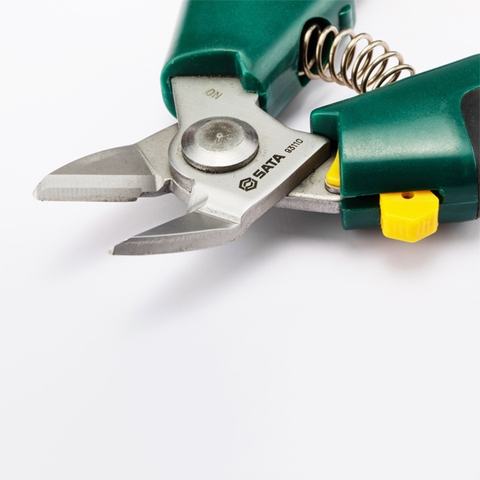 Kìm cắt dây điện mũi cong có lò xo 7inch Sata 93110