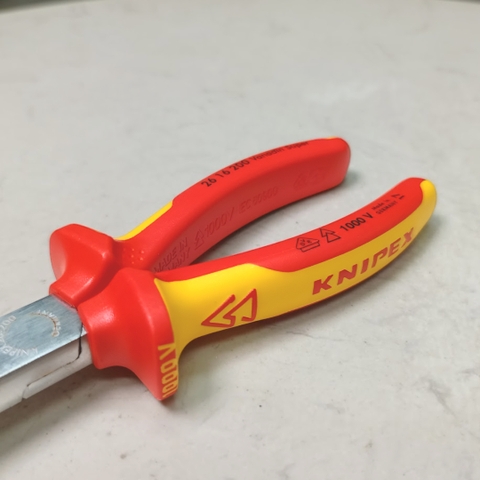 Kìm mũi nhọn cách điện  8200mm Knipex 2616200