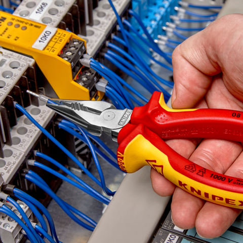 Kìm mũi nhọn 145mm cách điện 1000V Knipex 08 26 145