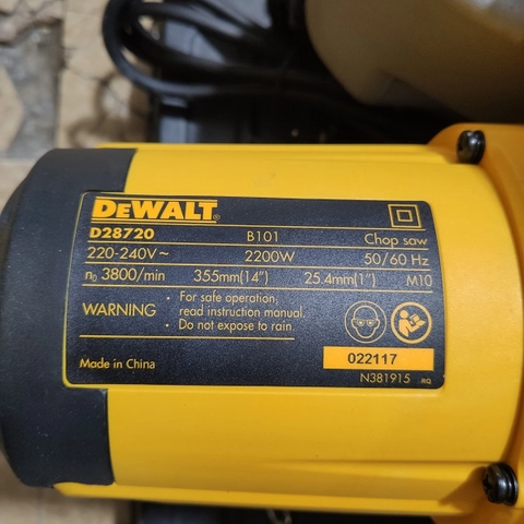 Máy cắt sắt bàn Dewalt D28720