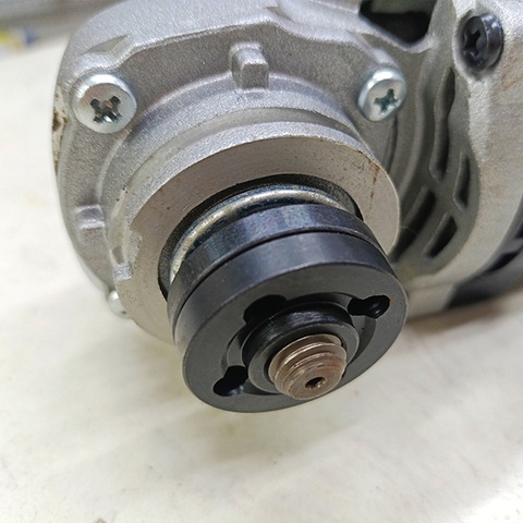 Máy mài cắt cầm tay 720W 100mm công tắc trượt Worx Green WU800S