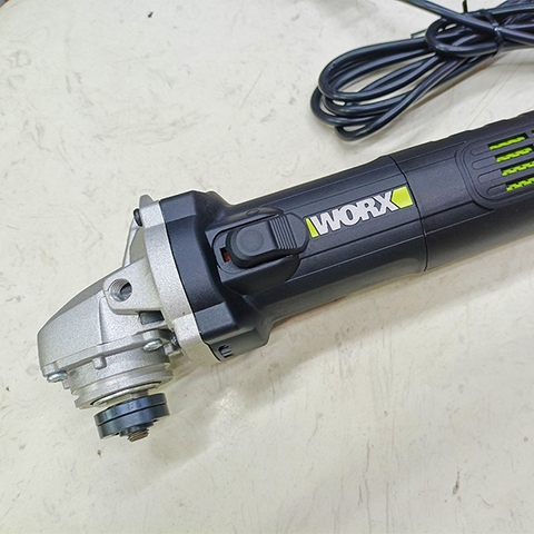 Máy mài cắt cầm tay 720W 100mm công tắc trượt Worx Green WU800S