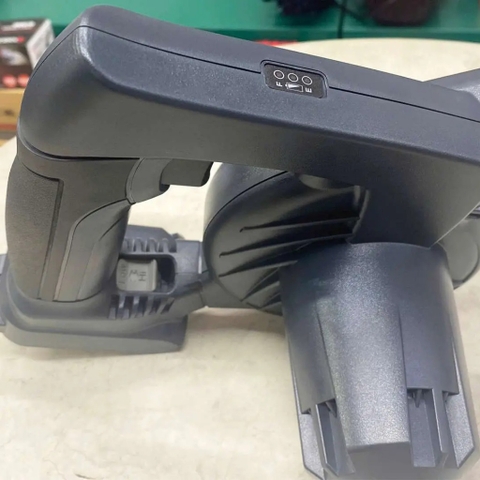 Thân máy thổi lá dùng pin 18V Kyocera DBL180 (có chổi than)