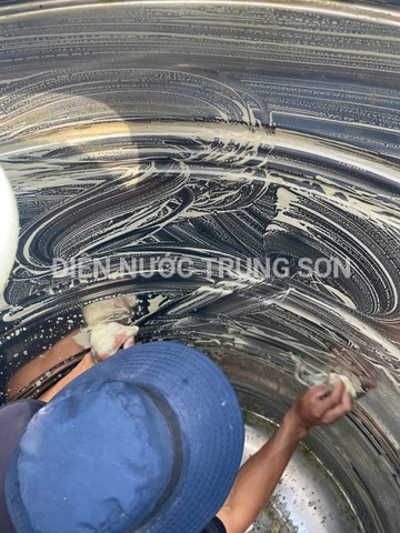 Dịch Vụ Vệ Sinh Bồn Nước Tại Nhà TPHCM Giá Rẻ, Uy Tín – Điện Nước Trung Sơn