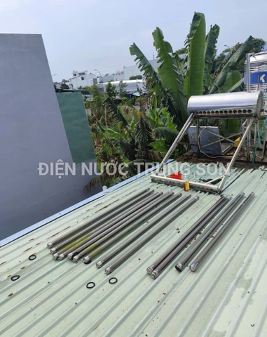 Vệ Sinh máy Nước Nóng Năng Lượng Mặt Trời Tại Nhà TPHCM: Uy Tín, Chuyên Nghiệp
