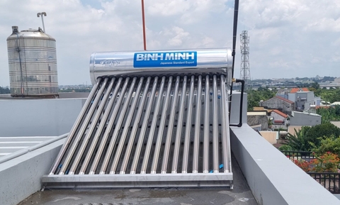 Thợ sửa máy nước nóng năng lượng mặt trời tại nhà
