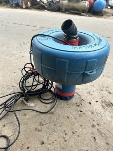 Thợ sửa máy bơm chìm tại nhà