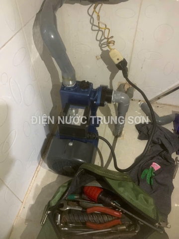 Dịch Vụ Lắp Đặt Máy Bơm Nước Tại Nhà TP.HCM Chuyên Nghiệp – Điện Nước Trung Sơn