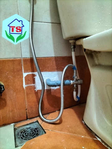 Thợ sửa bồn cầu tại nhà