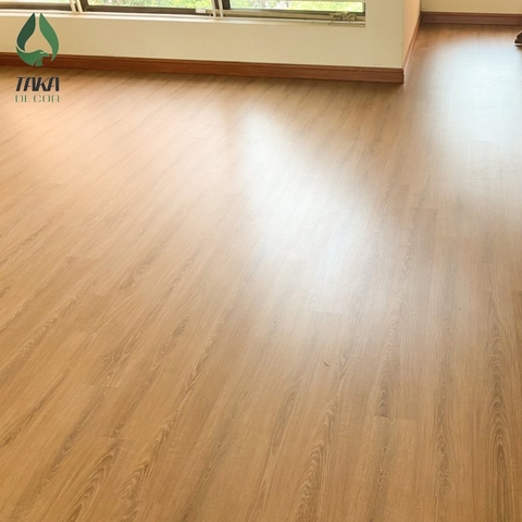 Sàn Nhựa Hèm Khóa Là Gì? Ưu Và Nhược Điểm Cần Biết