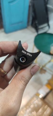 Khoá cọc yên Xtc