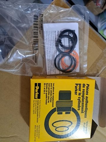 Phớt làm kín Des: PISTON SEAL KIT PN: PK1502A001