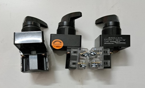 CÔNG TẮC XOAY CR-253-3