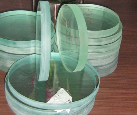 Kính chịu nhiệt (1000ºC) Kích thước: 124x5mm (1000 độ là nhiệt độ hoạt động)