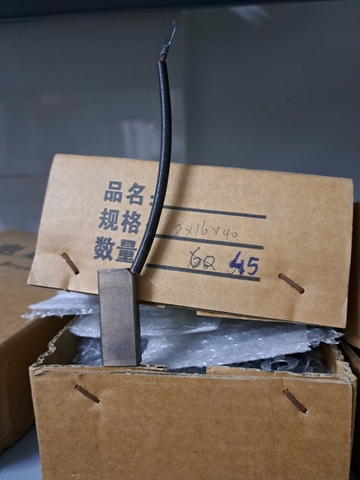 Chổi than 8x16x40