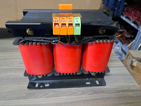 Máy biến áp CNSHAFE SBK-3K 210V-380V