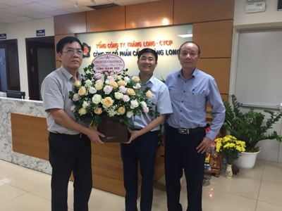 Hội đồng quản trị Công ty chúc mừng sinh nhật Tổng giám đốc