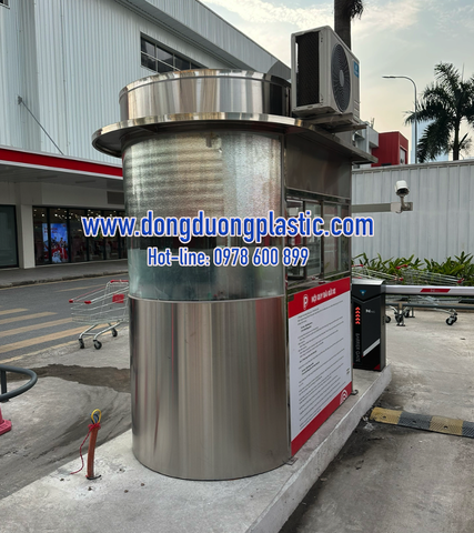 Cabin bốt gác inox kính cong 1 đầu kiểm soát vé trung tâm thương mại BDI-09 (Có mái che)