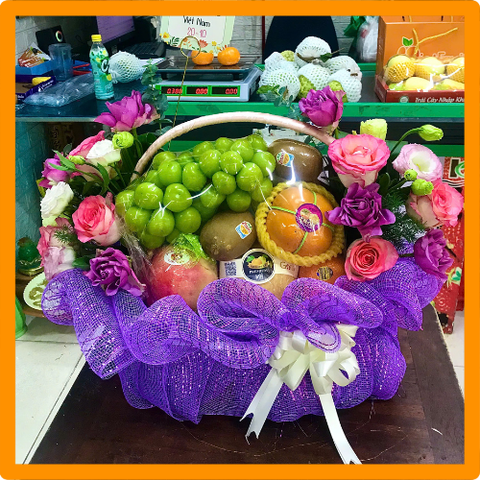 Giỏ hoa kèm quả - Sự kết hợp hoàn hảo cho mọi dịp