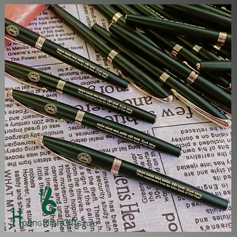 BÚT KÍ KIM LOẠI NẮP MỞ KHẮC LOGO - KH NGÂN HÀNG NHÀ NƯỚC VIỆT NAM