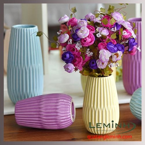 Lọ hoa sắc màu độc đáo