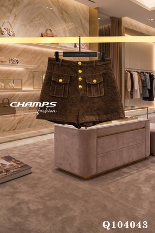 QUẦN SHORT NHUNG NÂU NÚT VANG 104043