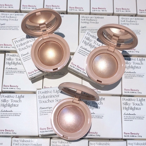 Highlight Rare Beauty Positive Light Silky Touch
