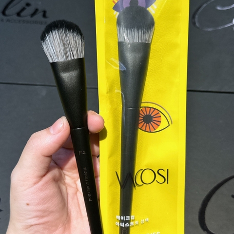 Cọ Tán Nền Vát Xéo Vacosi F12