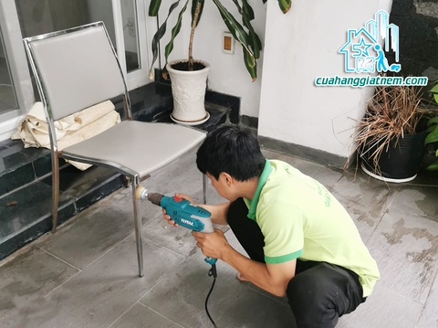 Vệ sinh ghế ăn inox bọc da trọn bộ 6 cái