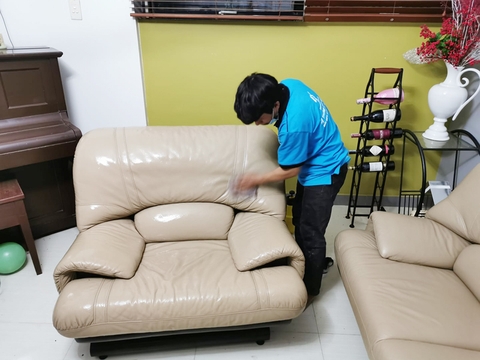 Vệ sinh sofa da thật nhập khẩu sạch đúng cách giá rẻ