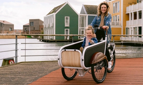 XE ĐẠP ĐIỆN KIỂU DÁNG XÍCH LÔ