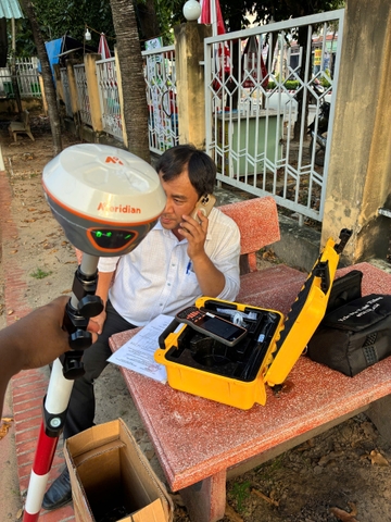 CHUYỂN GIAO CÔNG NGHỆ MÁY GNSS RTK MERIDIAN M20L – ĐỈNH CAO ĐO ĐẠC VỚI 2 CAMERA & LASER XANH 100M TẠI BÌNH DƯƠNG