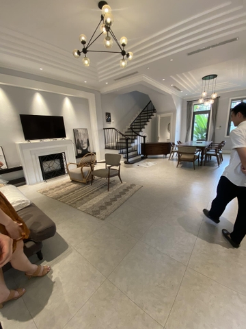 CHO THUÊ BIỆT THỰ VINHOMES - LONG BIÊN - HÀ NỘI FULL NỘI THẤT GIÁ 60TR/THÁNG. LH 0399926400