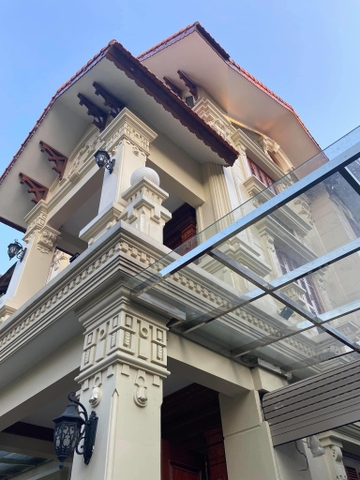 Bán Biệt thự song lập BT5 - Khu đô thi Việt Hưng, Long Biên đã hoàn thiện. Liên hệ Mr Nam: 0963892968.