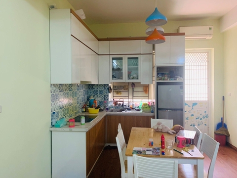 Chính chủ cần bán chung cư Việt Hưng nội thất cơ bản. Liện hệ Mr Nam 0948572567.