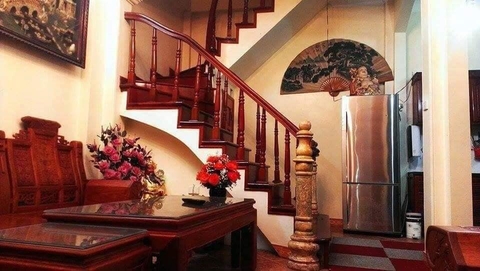 Cho thuê nhà 4 tầng Bồ Đề, Long Biên, 50m/ sàn. Full nội thất, Giá: 12 triệu/tháng. Lh: 0328769990