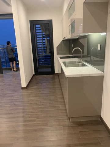 Cho thuê căn hộ Vinhomes Symphony 3PN, 2VS đồ cơ bản chủ đầu tư giá 15 triệu/tháng. Liên hệ: 0948416000 ( Mr Vương )